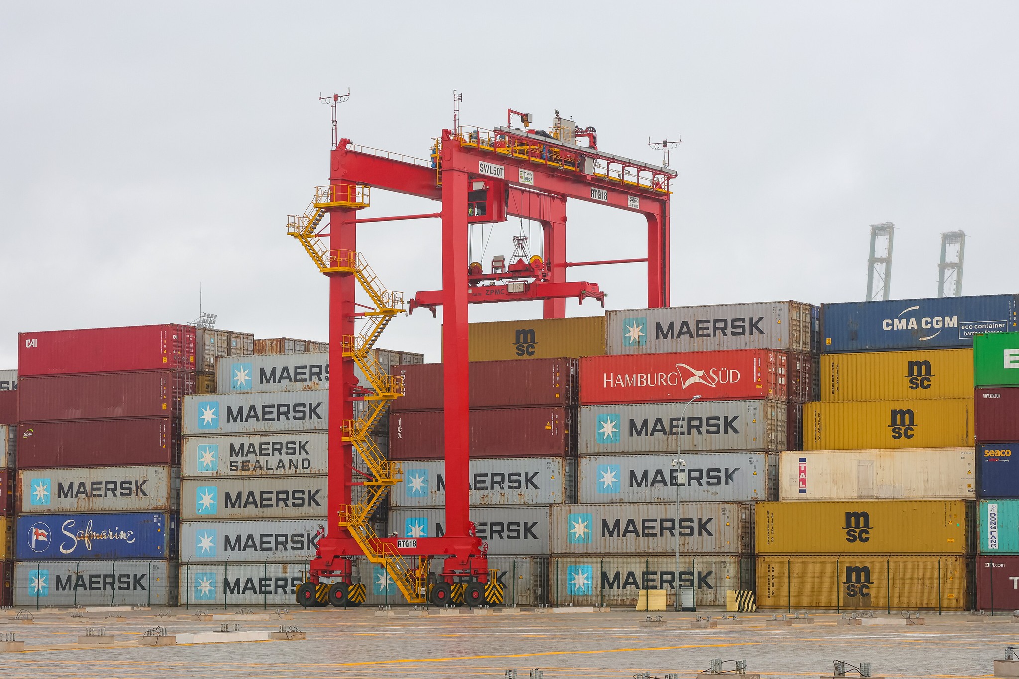 Tarifaço dos EUA: pacote oferece apoio gratuito a indústrias exportadoras e trabalhadores afetados em SC