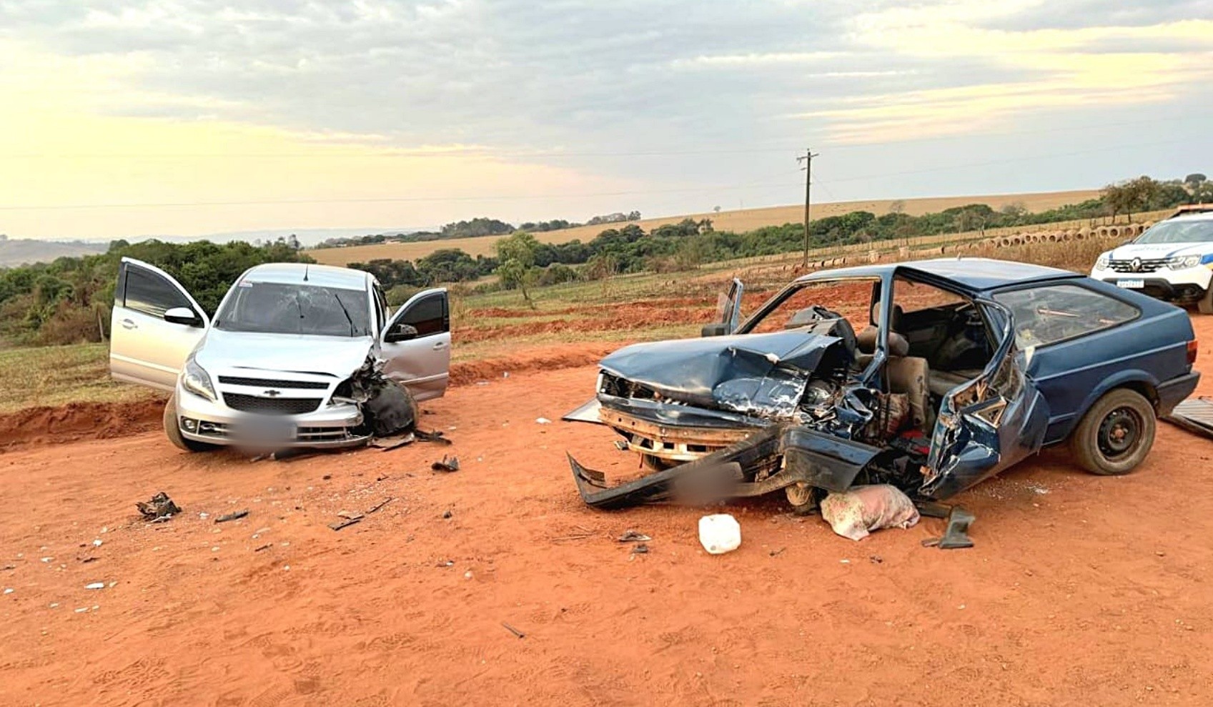 Polícia Civil investiga acidente que deixou 7 feridos em Passos; criança de 11 anos dirigia um dos carros