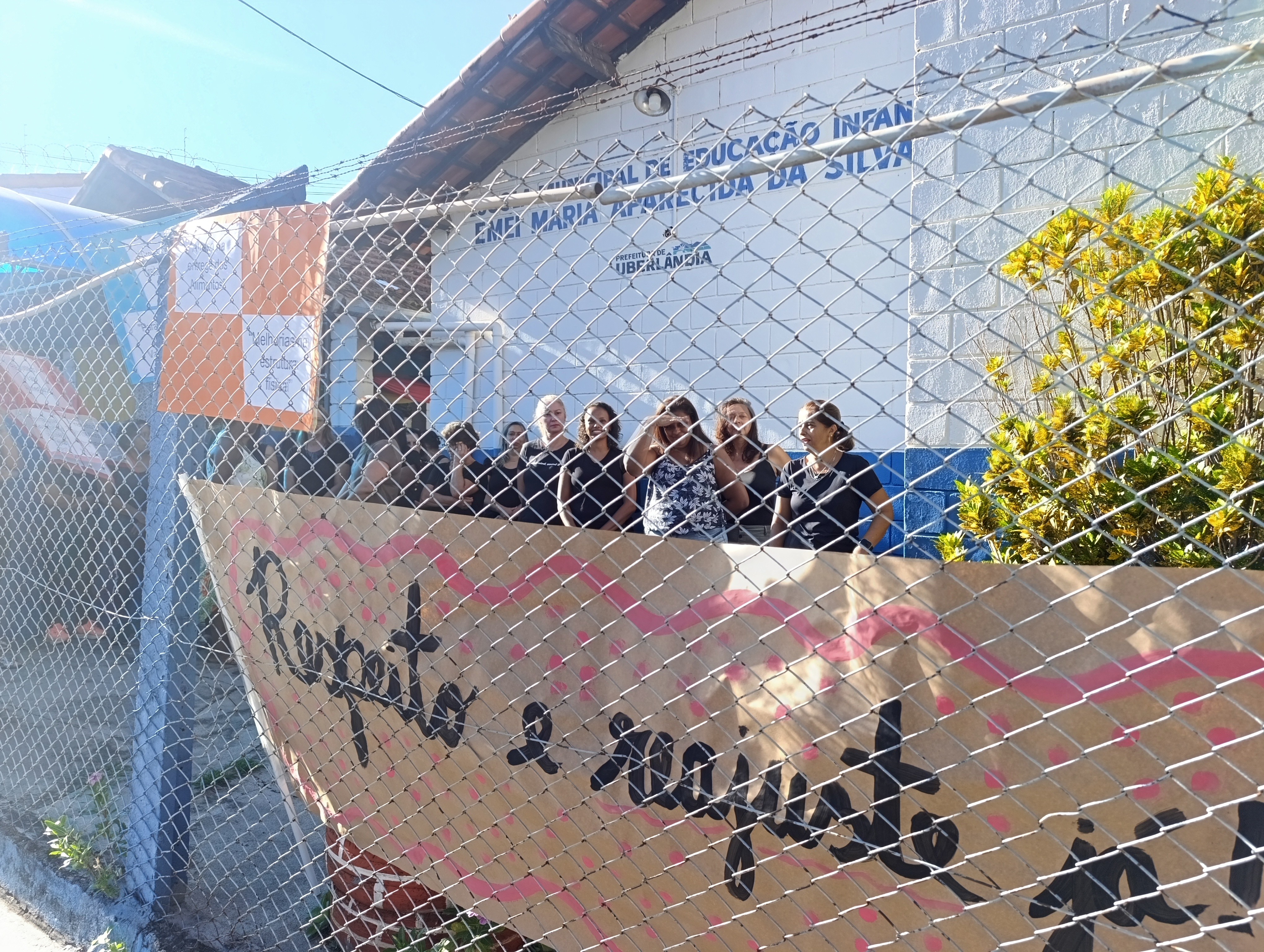 Servidores municipais de Uberlândia fazem paralisação por reajuste salarial e ticket de R$ 1,3 mil