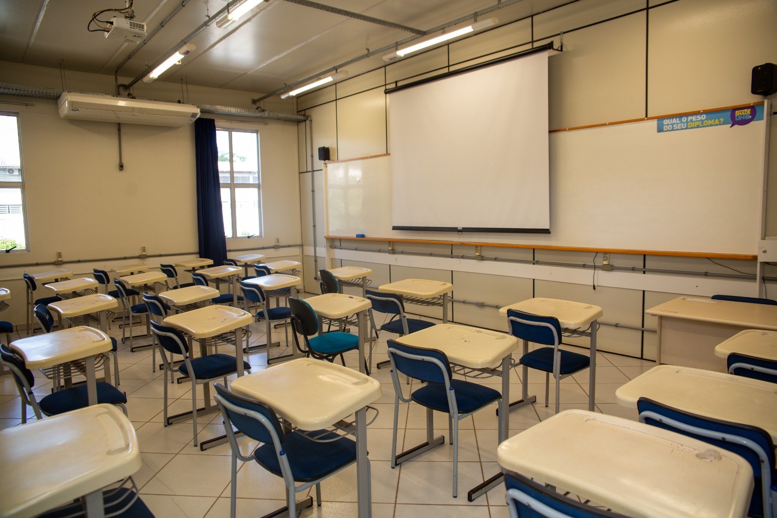 Chapecó: concurso público para educação abre 100 vagas com salário de R$ 2,6 mil
