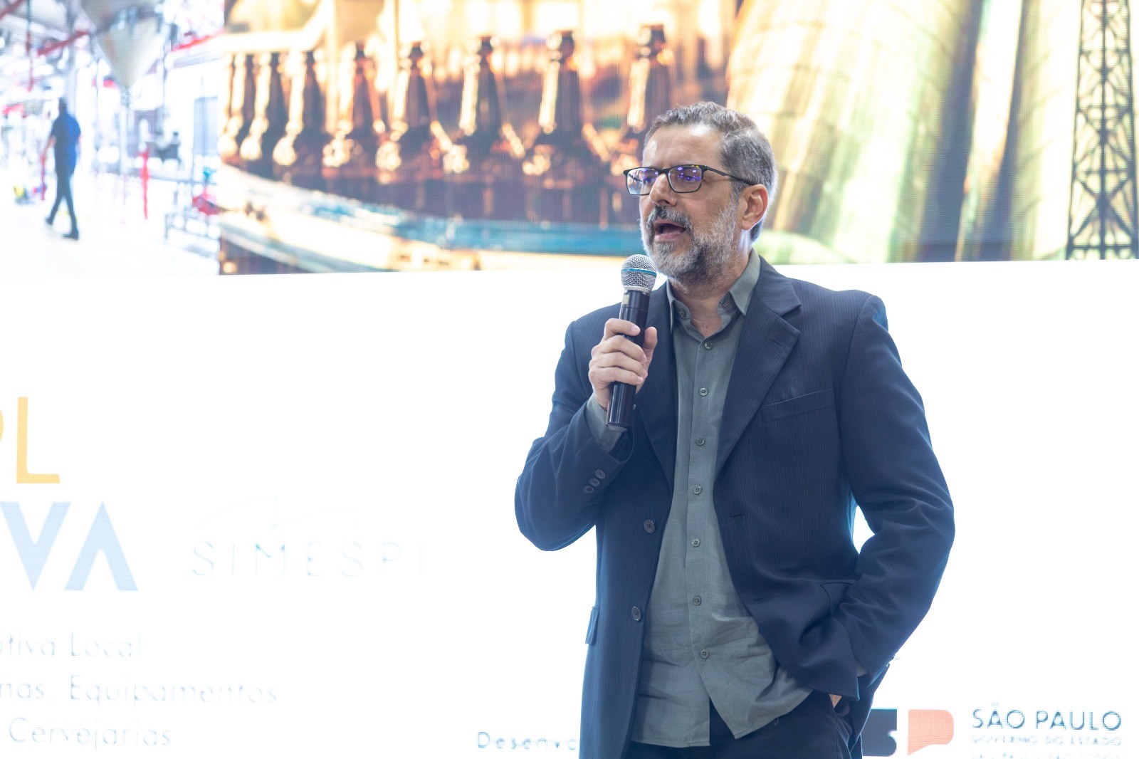 Encontro no Simespi debate caminhos para transformar cerveja caseira em negócio    