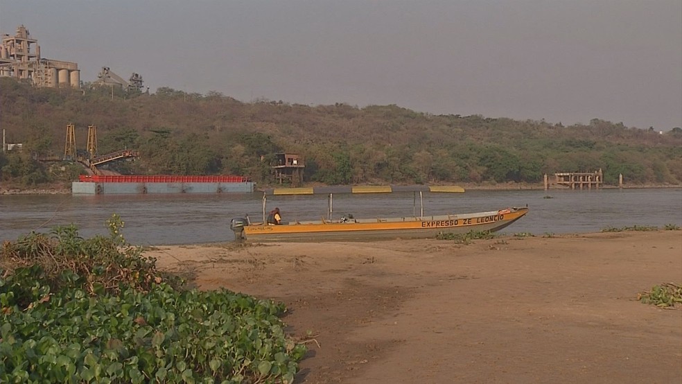 Bancos de areia são indícios da seca no Rio Paraguai — Foto: Valdeir Pereira/Tv Morena