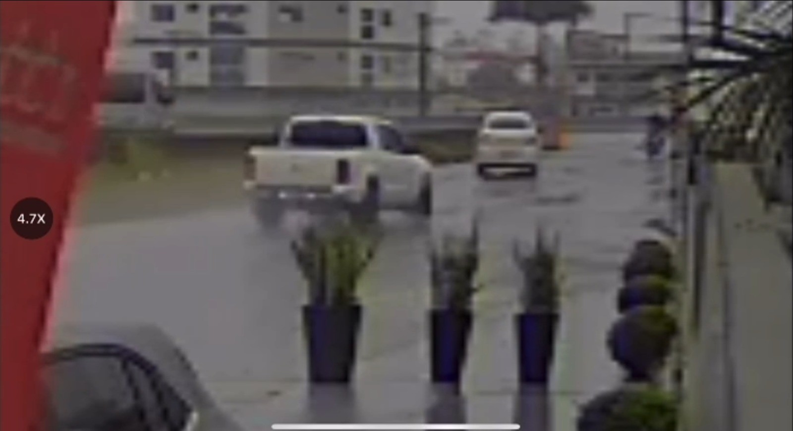 VÍDEO: Motociclista morre após ser atingido por caminhonete na BR-280, em SC