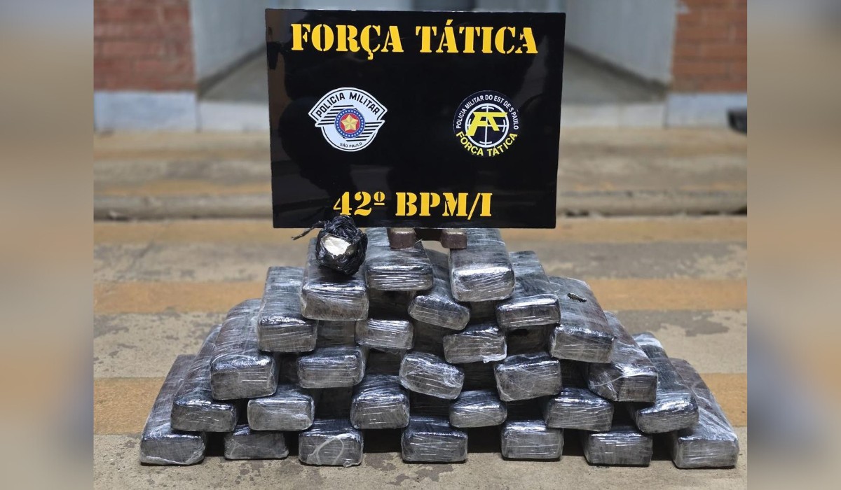 Jovem é preso por tráfico internacional de drogas ao ser abordado em ônibus no interior de SP 