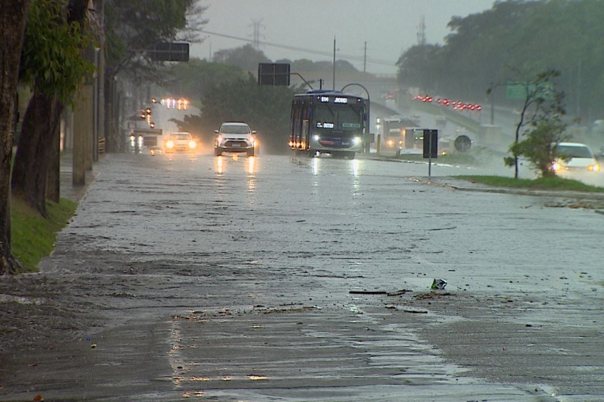 Vale do Paraíba e Litoral de SP têm novo alerta de chuva forte a partir de sexta: 'Cenário se agrava', diz Defesa Civil