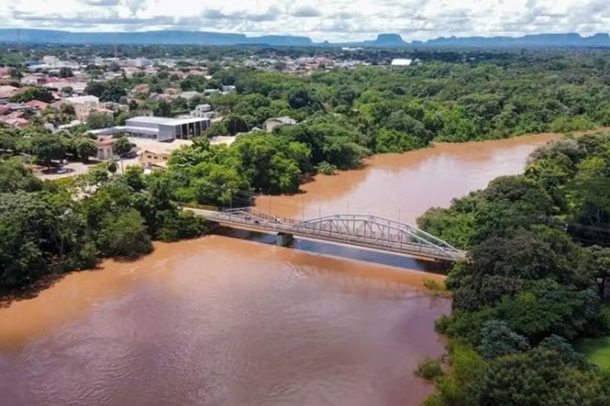 Avião cai e mata quatro pessoas em Aquidauana, no Pantanal de MS