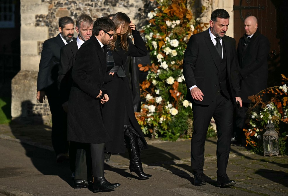 Niall Horan chega ao funeral de Liam Payne na Inglaterra — Foto: JUSTIN TALLIS / AFP