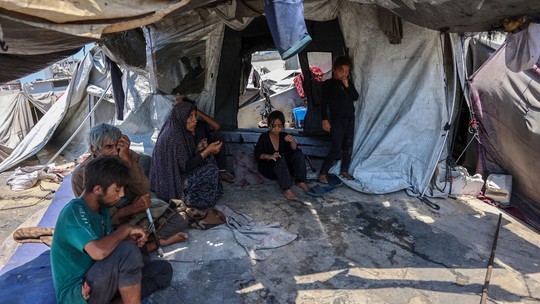 Netanyahu pede para Cruz Vermelha entregar comida em Gaza, e Hamas exige abertura de corredores humanitários
