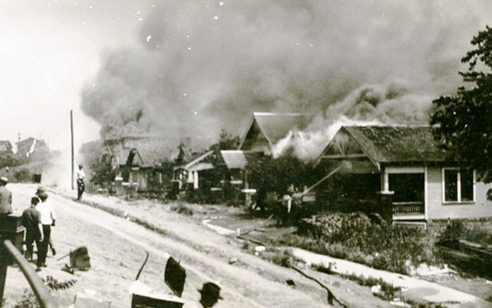 Foto histórica do Massacre de Tulsa — Foto: Reprodução