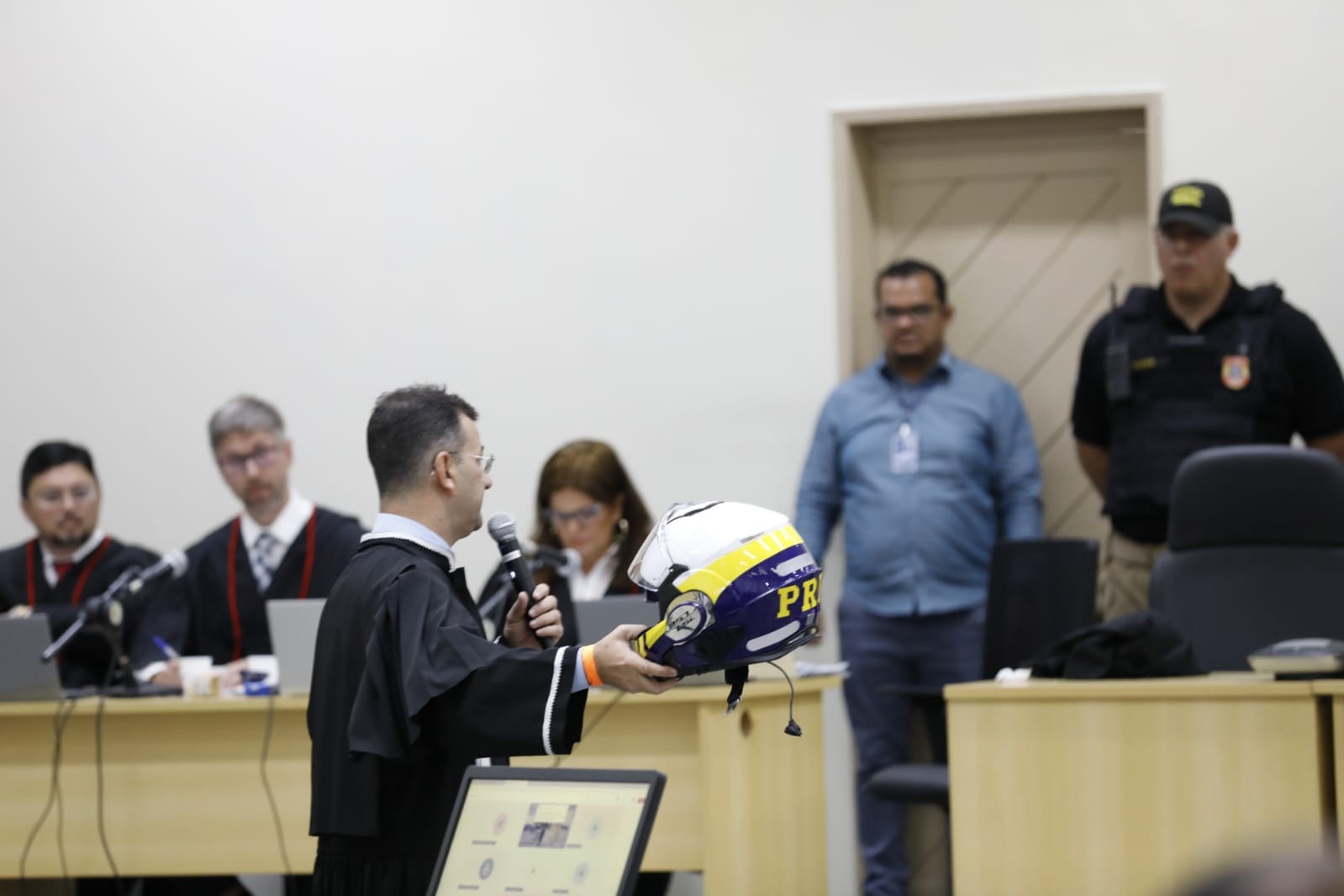 Caso Genivaldo: testemunhas de defesa dos ex-policiais depõem no 5º dia de julgamento