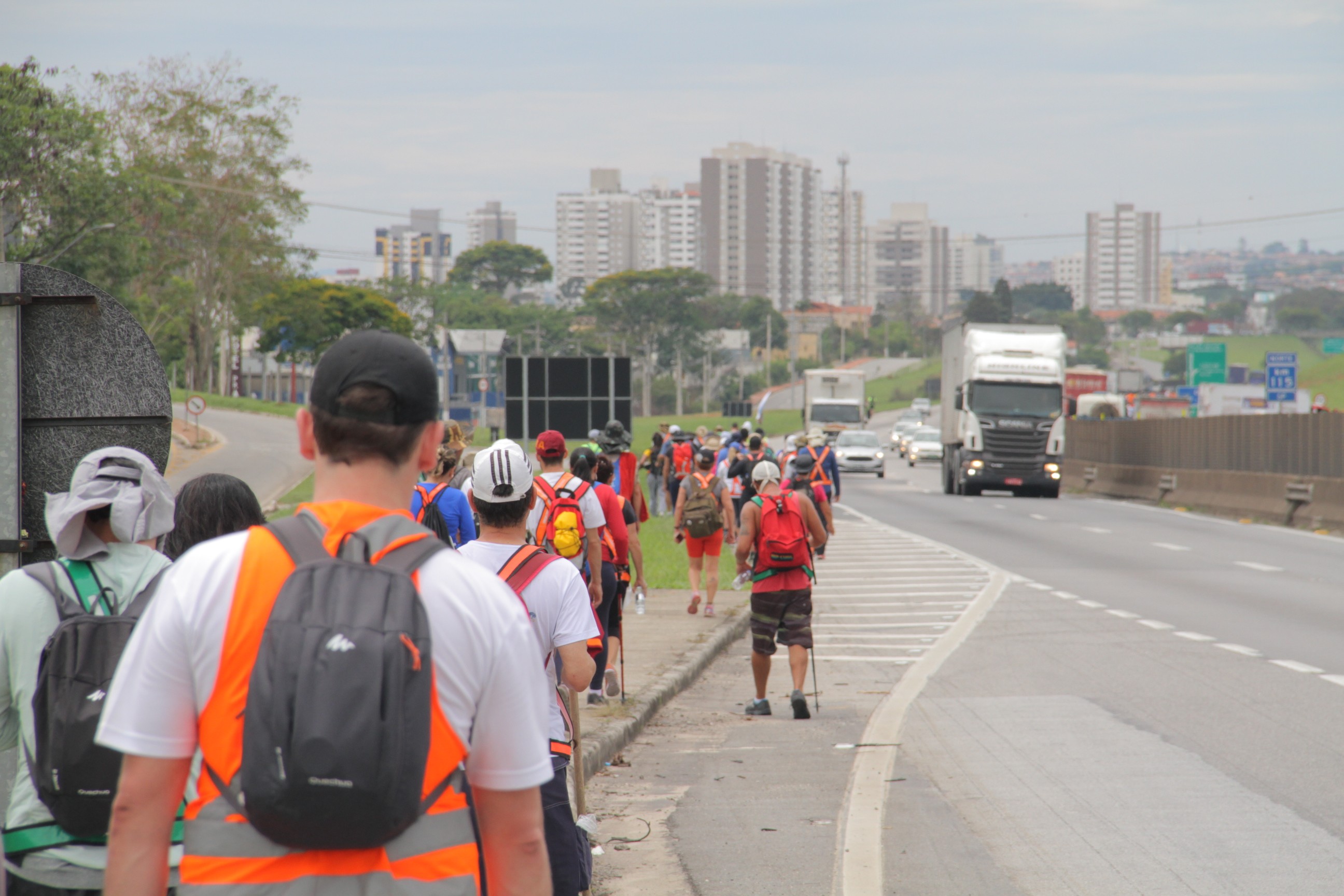 MPF pede adoção de medidas de segurança urgentes na Dutra para peregrinação de fiéis até Aparecida