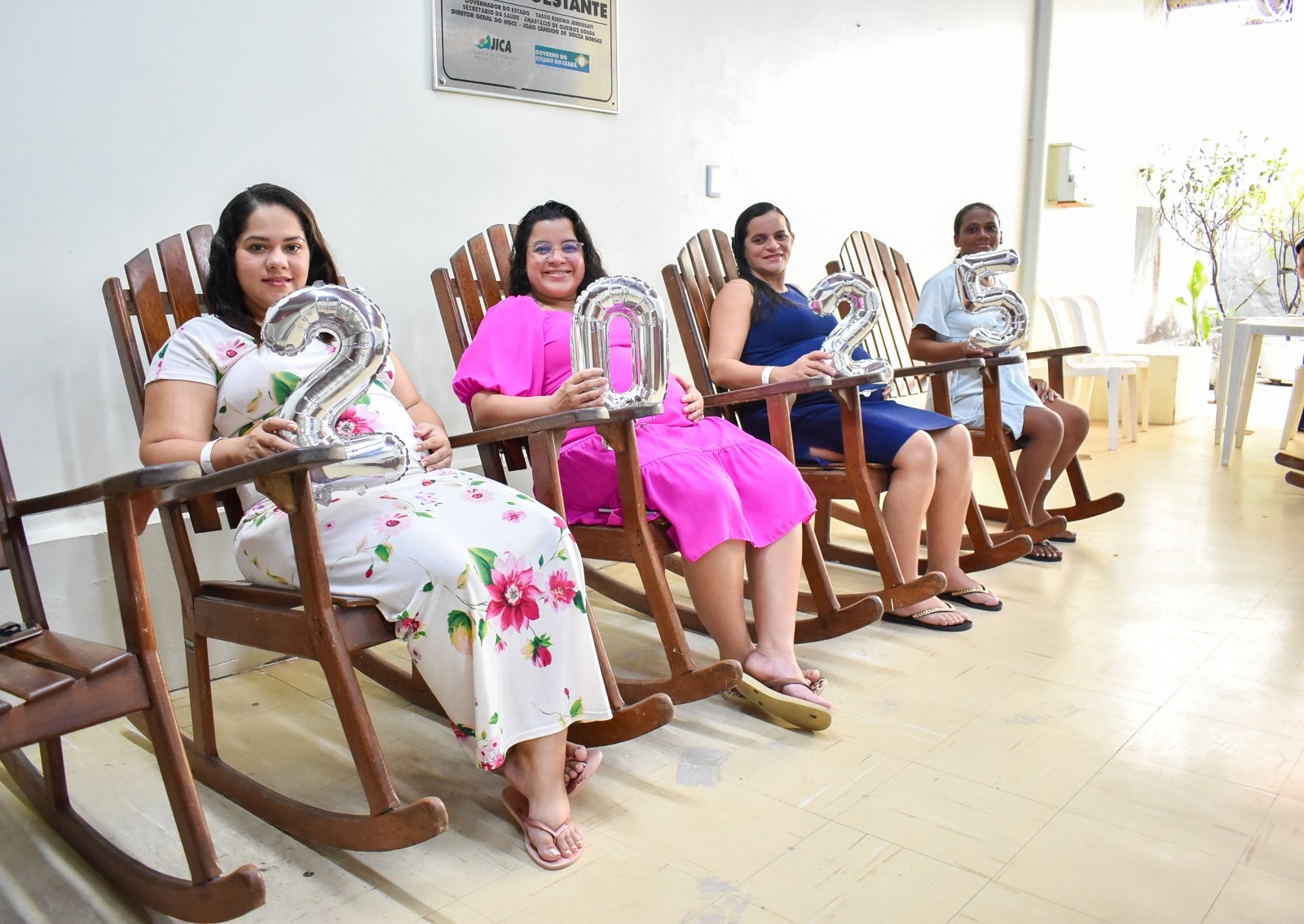 Sessão de fotos registra primeiro réveillon de recém-nascidos internados em hospital de Fortaleza