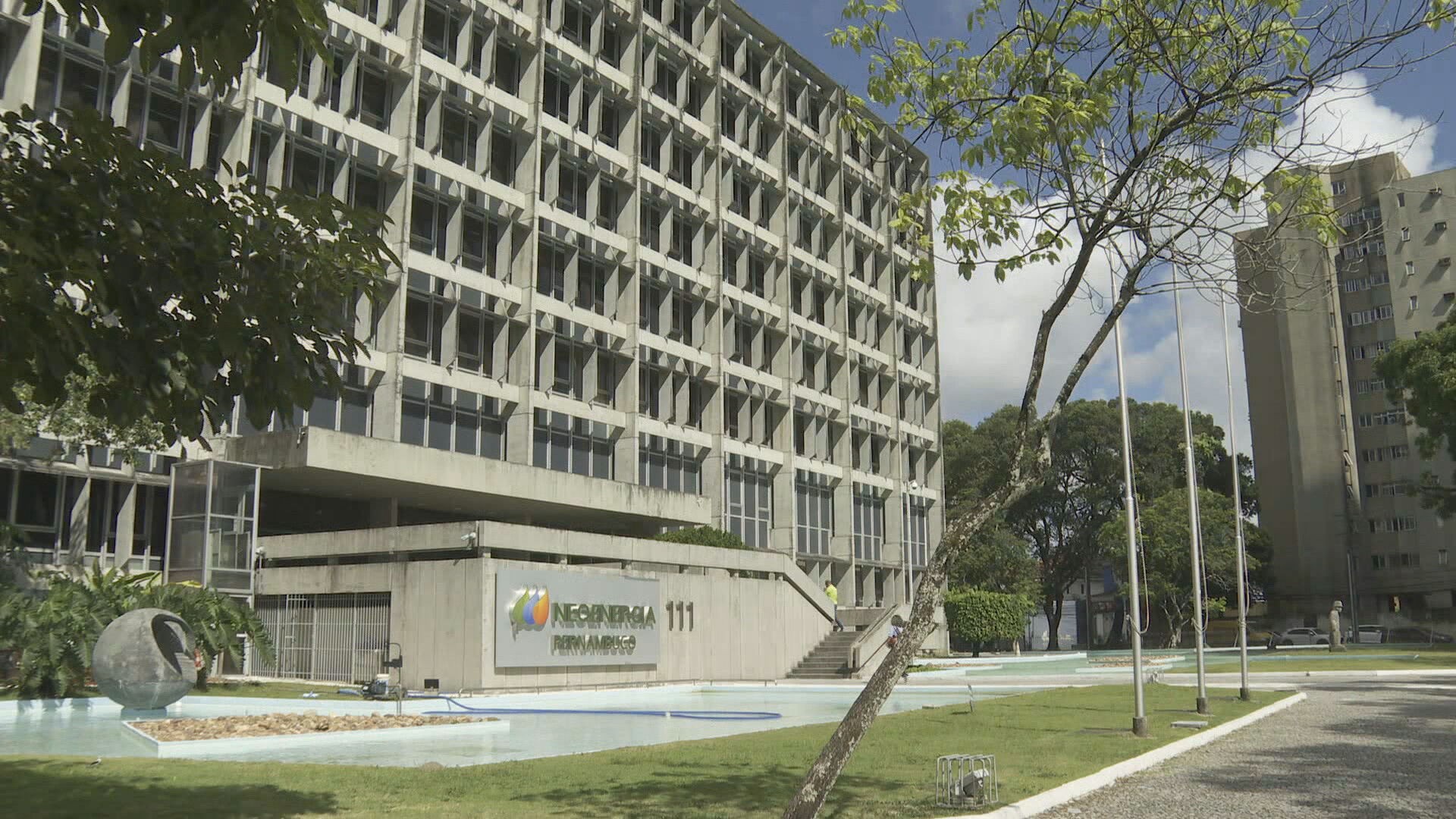 Governo de PE desapropria prédio da Neoenergia no Centro do Recife; local vai abrigar secretaria