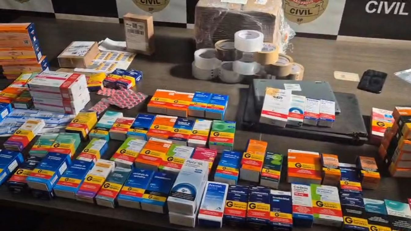 Farmacêutico é preso em Ribeirão Preto por suspeita de venda ilegal de medicamentos pela internet