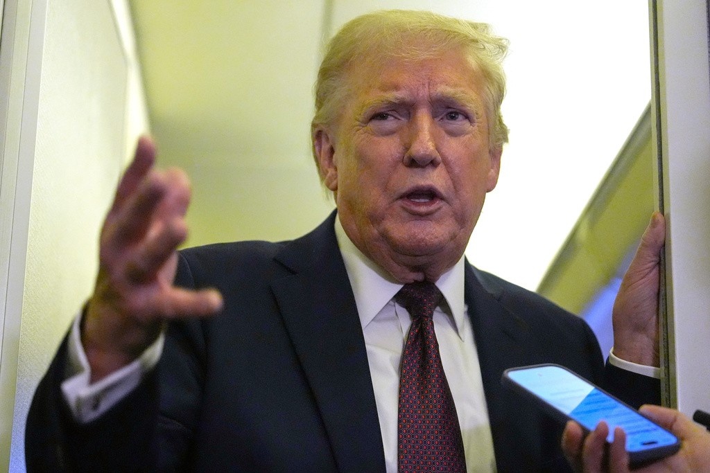 Donald Trump exige que 'cerca de sete' países se juntem a uma coalizão para patrulhar o Estreito de Ormuz do Irã