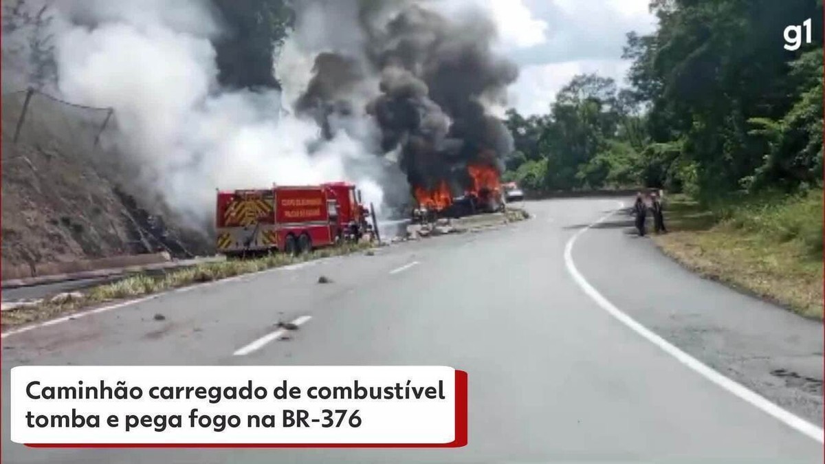 Caminhão carregado de óleo diesel tomba e pega fogo na BR-376 em Tibagi ...