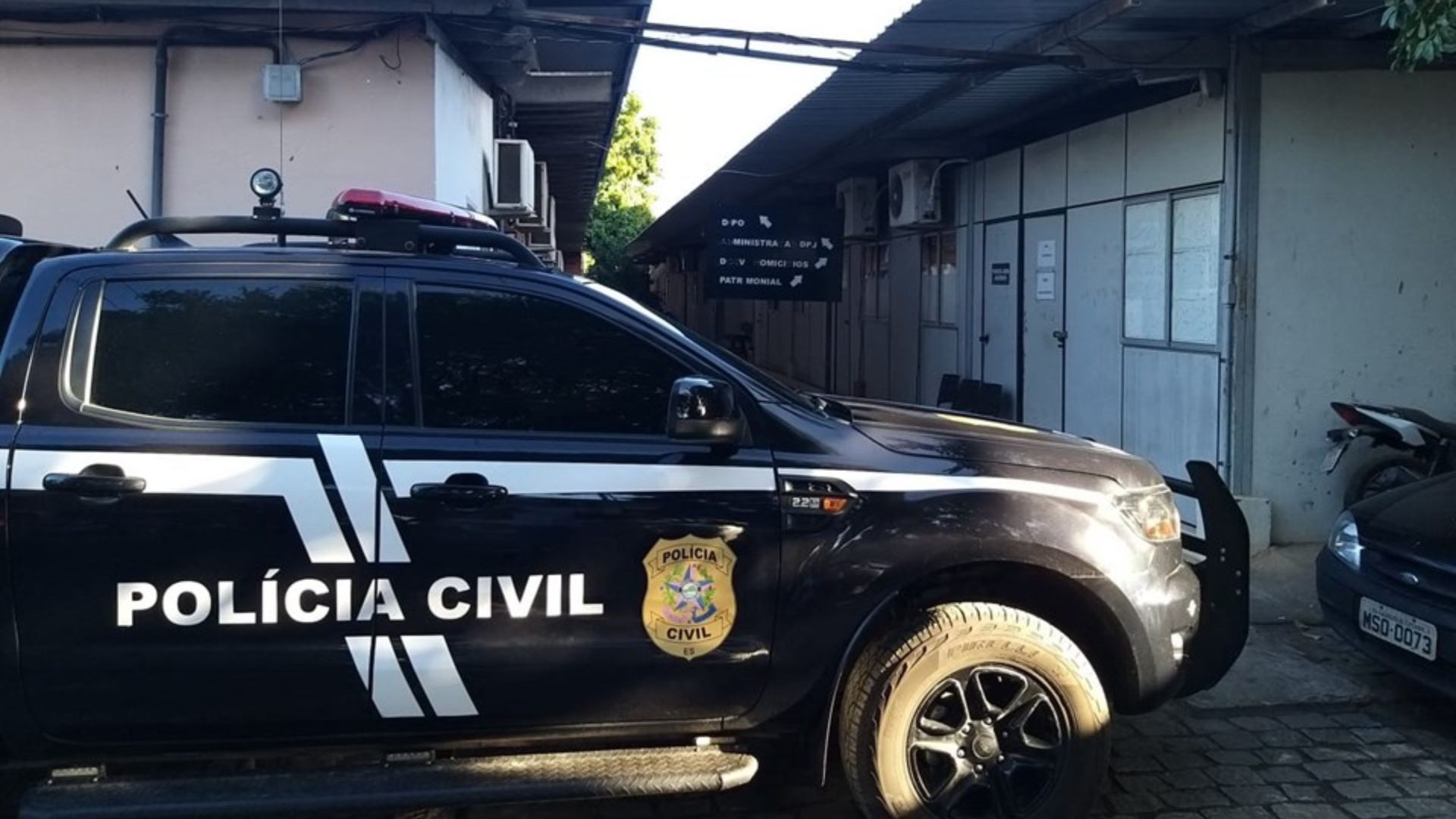 Médico é preso após ser demitido e ameaçar enfermeira de morte em posto de saúde no ES