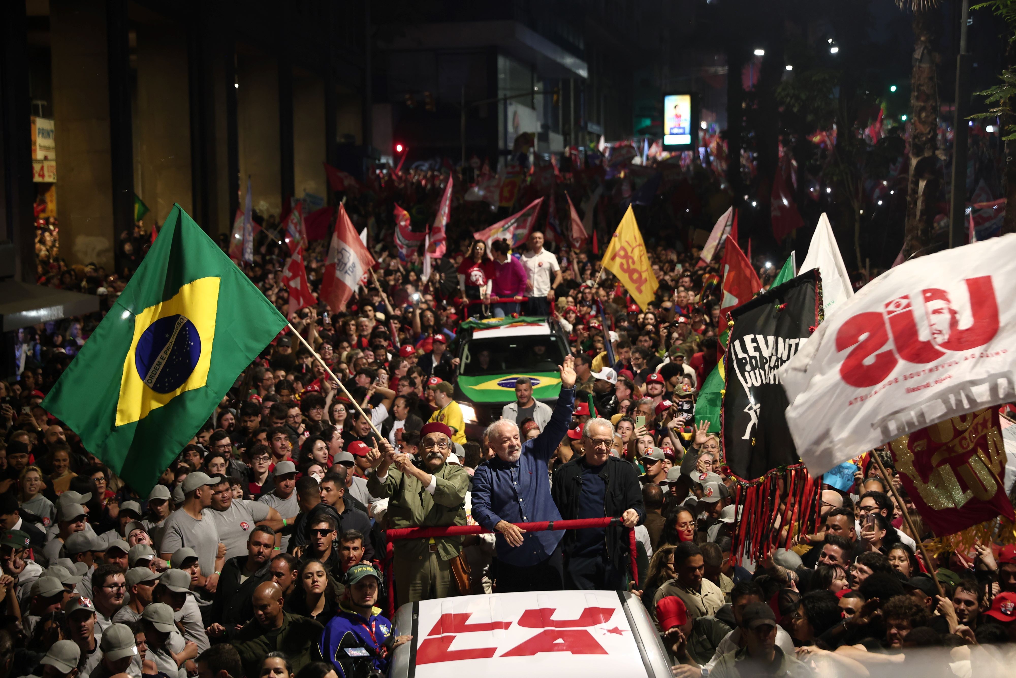 Em Porto Alegre, Lula faz maior votação em capitais fora do Nordeste