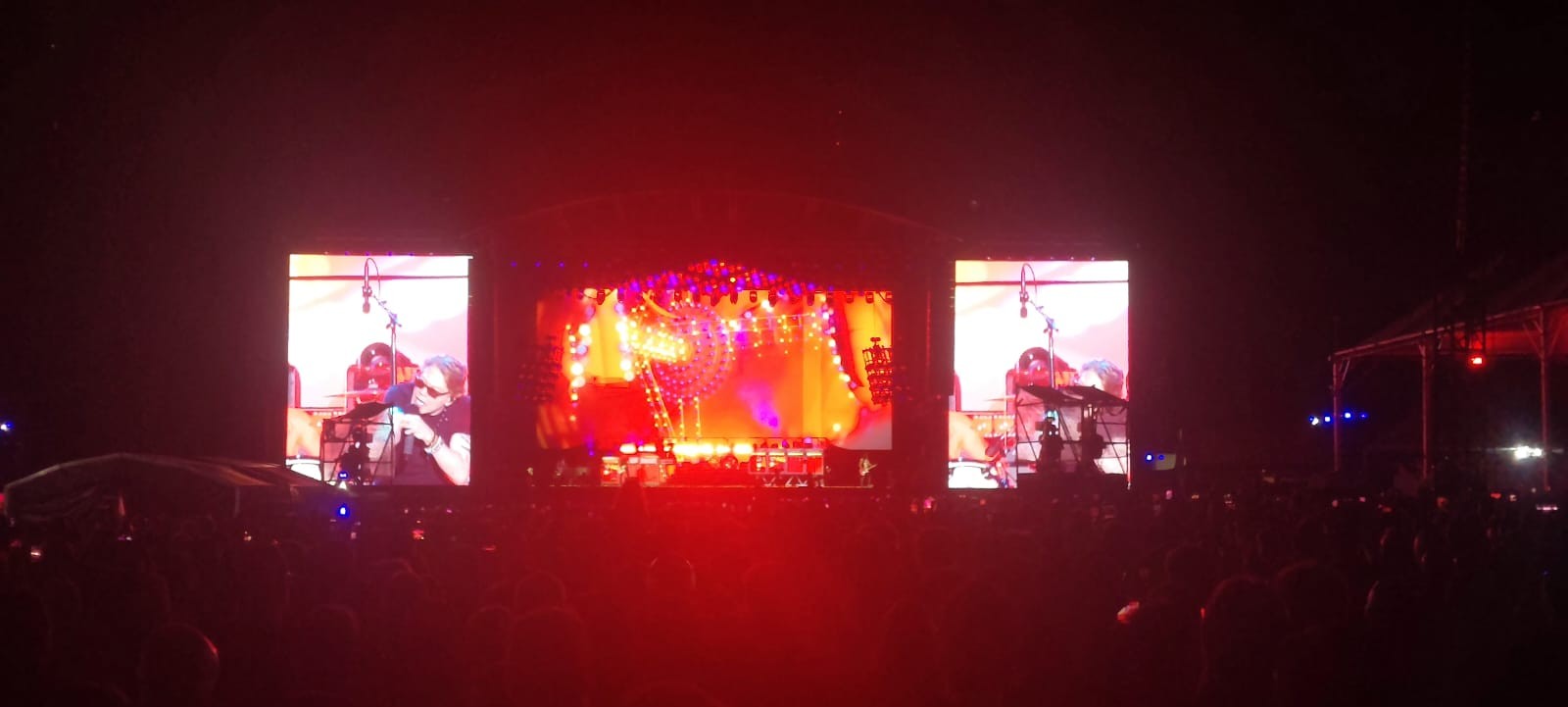 
Guns N’ Roses sobe ao palco para show histórico em cidade do interior de SP