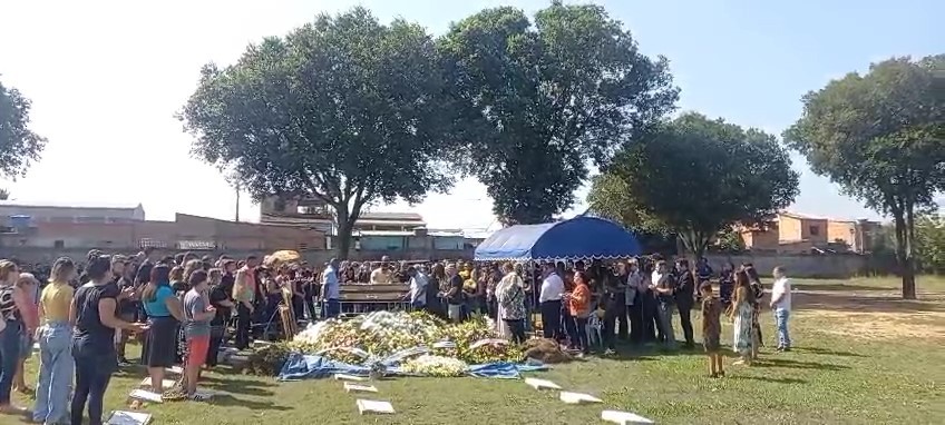 Médico do ES que morreu em abrigo ajudando vítimas da chuva no RS é enterrado com homenagens do Samu