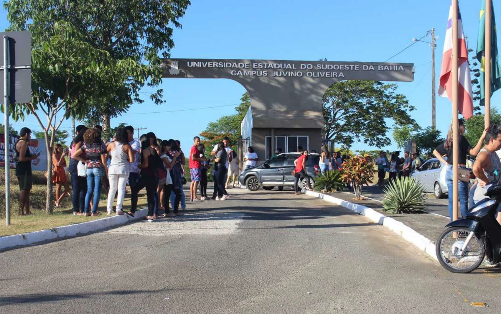Uesb abre 30 vagas para contratação via Reda na Bahia; salários podem chegar a R$ 3,5 mil