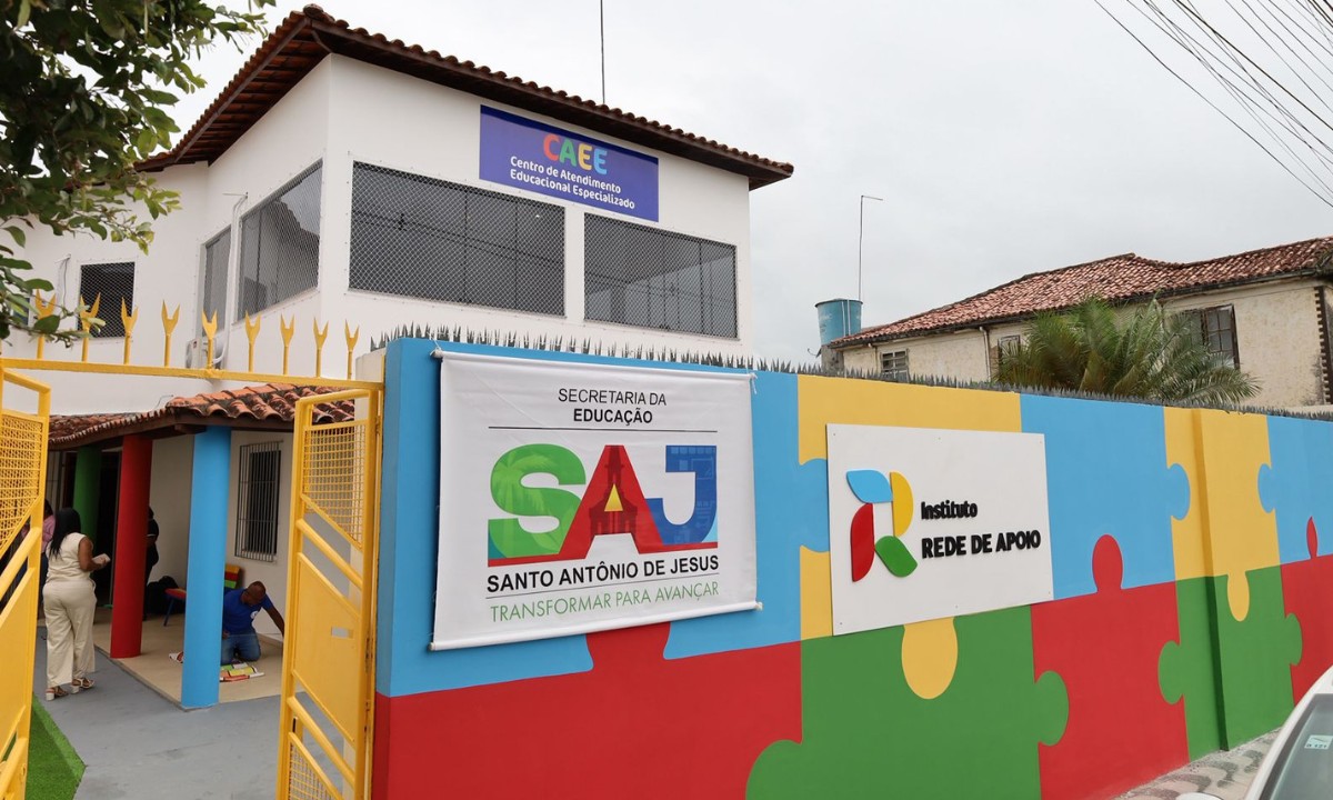 Prefeitura inaugura centro de atendimento educacional especializado e abre 600 vagas para estudantes na Bahia