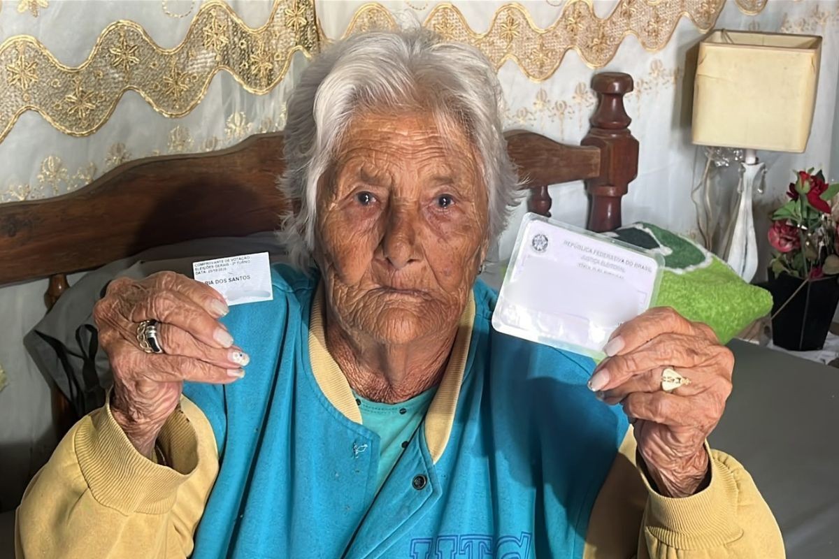 Aos 108 anos, idosa faz questão de votar no segundo turno em MS: ‘Enquanto eu for viva, vou votar’