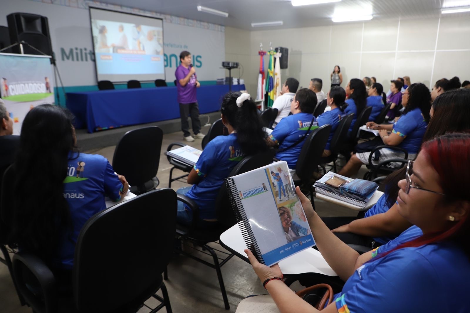 Manaus abre inscrições para curso gratuito de cuidador de idoso; saiba como participar