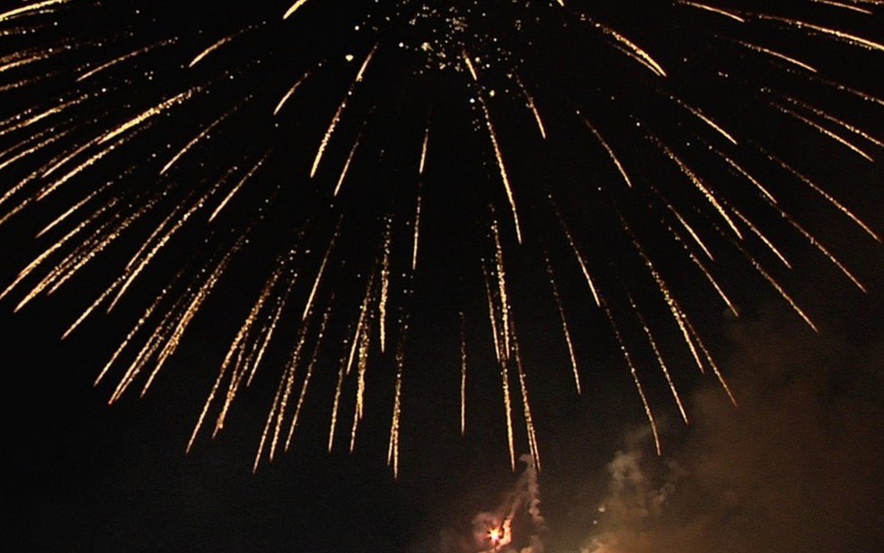 Show de fogos da virada do ano  — Foto: Reprodução/TV Anhanguera