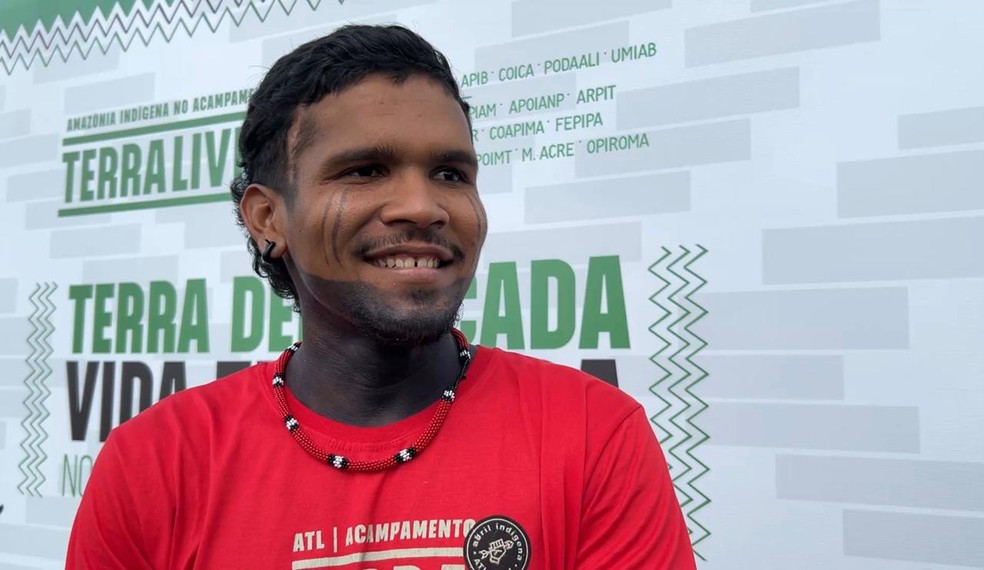 Coordenador das organizações indígenas da Amazônia Brasileira, Fabrício Guajajara. — Foto: Rafael Cardoso/g1 Maranhão