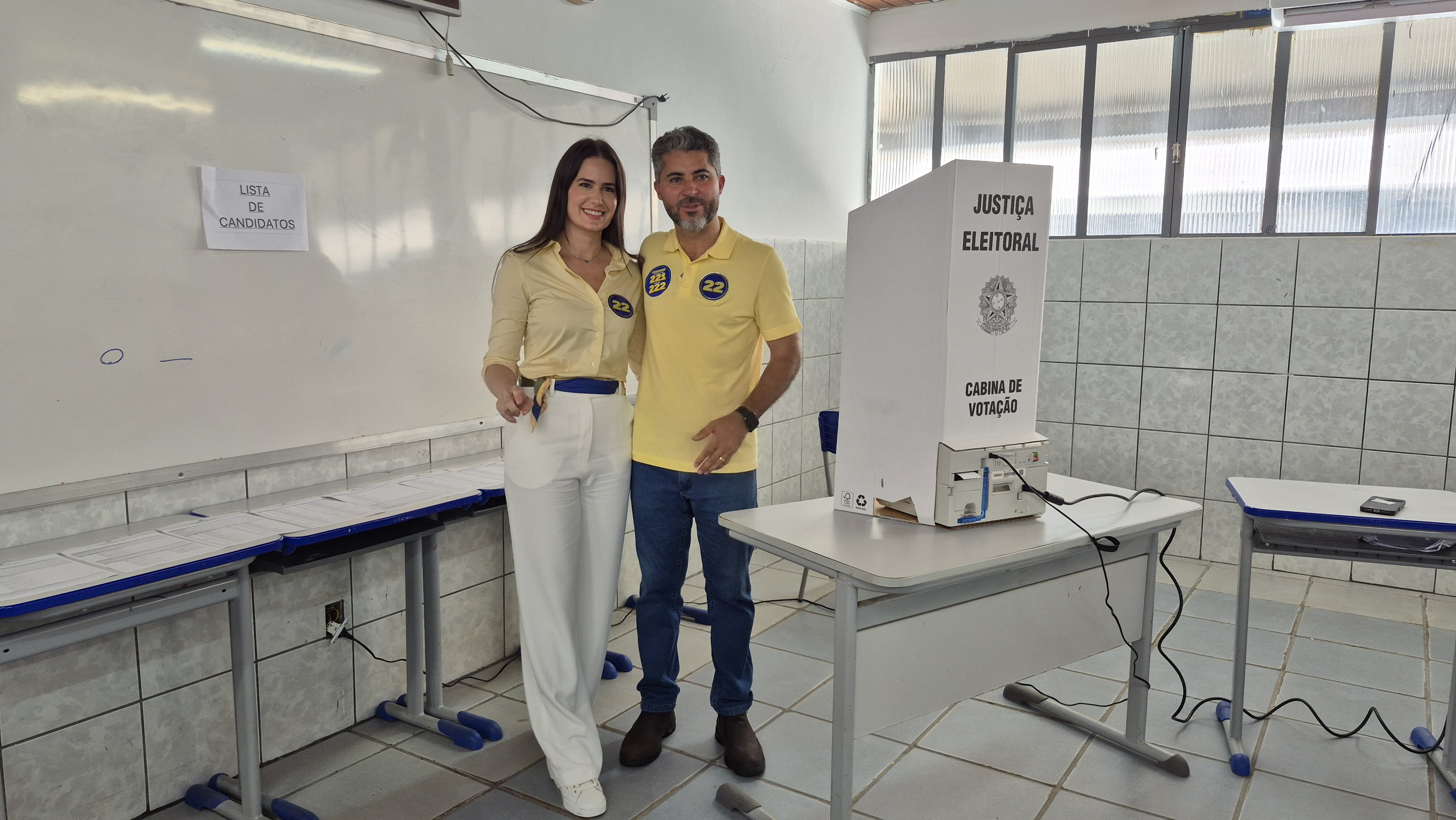 Candidato ao governo Marcos Rogério do PL vota em Ji-Paraná, RO