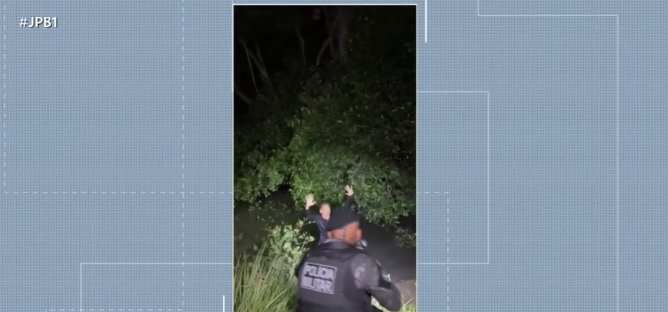 Dois homens são presos e um fica ferido durante tiroteio em João Pessoa