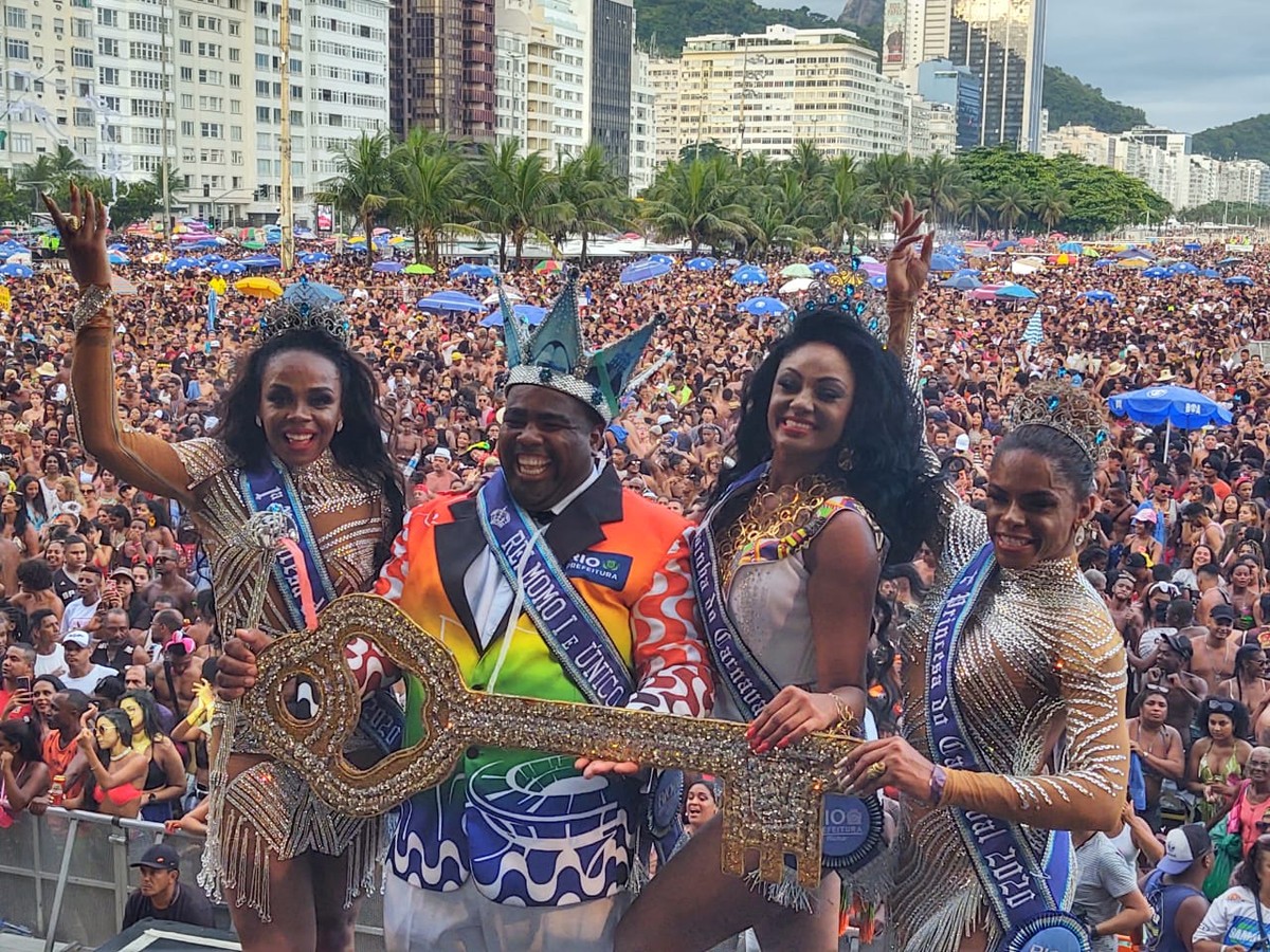 A várzea no reinado de Momo: carnaval em clubes amadoristas de