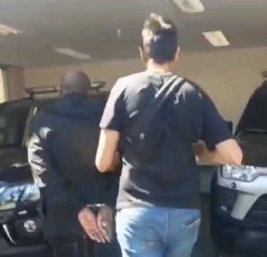 Jovem é preso durante velório por matar e decepar dedo da mãe para acessar celular no interior de SP