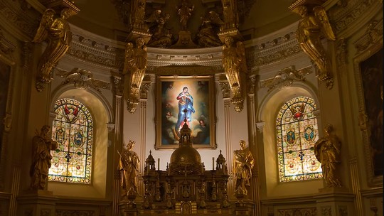 É #FAKE que 'islâmicos' atearam fogo em igreja no Canadá; incêndio foi acidental - Vídeo é real, mas post engana por dois motivos: dizer que fogo foi proposital e que ele atingiu a Basílica de Notre-Dame, em Montreal. Episódio ocorreu em cidade a 140 km de distância.