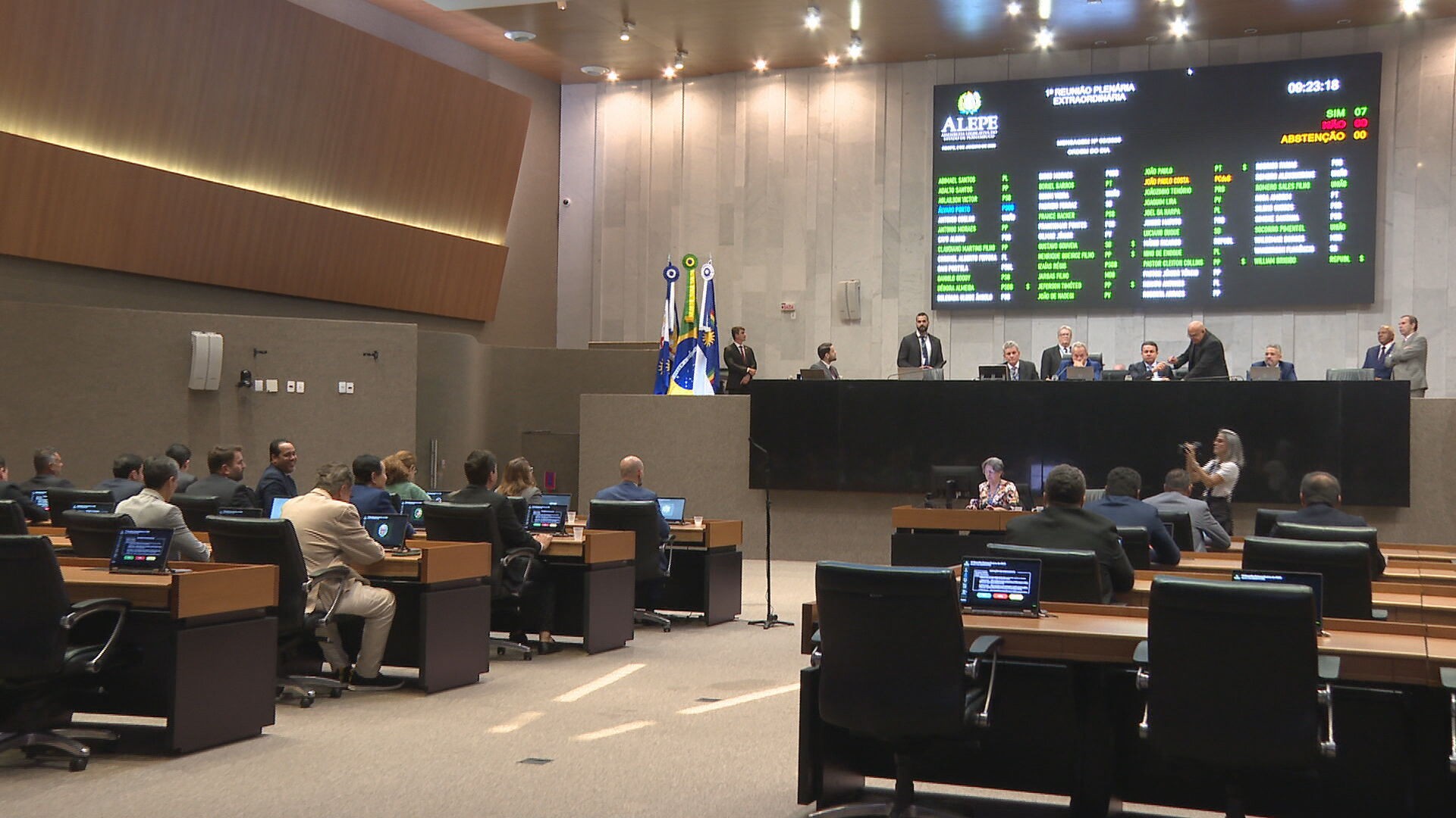 Alepe aprova pedido do governo para votar mudança no orçamento de 2026 e outros três projetos no recesso parlamentar; entenda