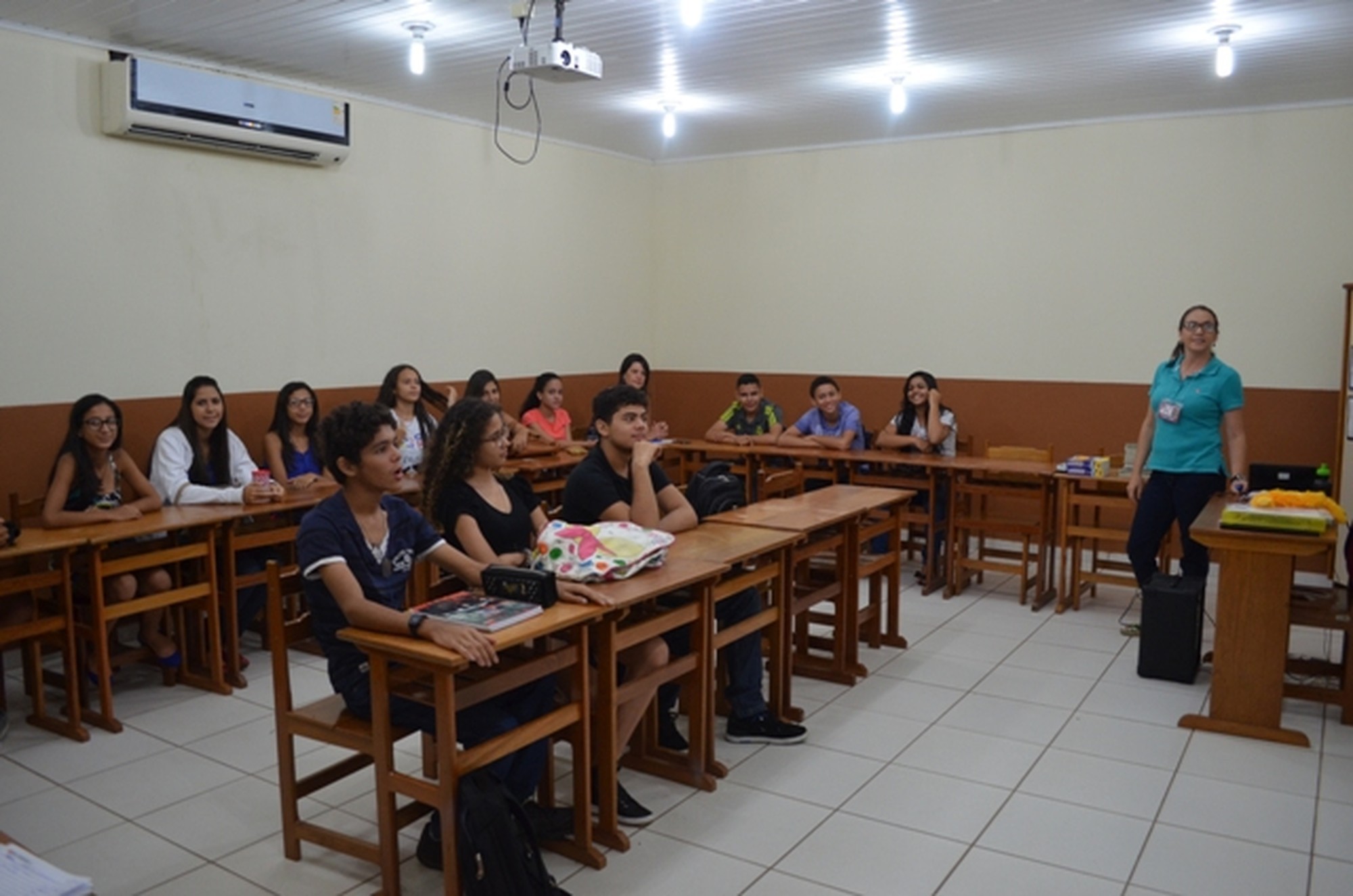 Centro de Línguas abre mais de mil vagas gratuitas em cursos de idiomas para 12 cidades do Acre; VEJA