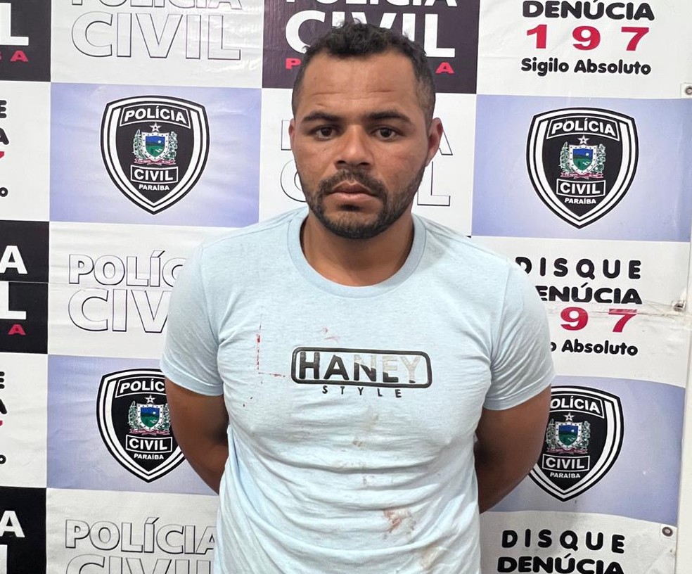 Suspeito foi preso logo após o crime, em Solânea — Foto: Reprodução/TV Cabo Branco