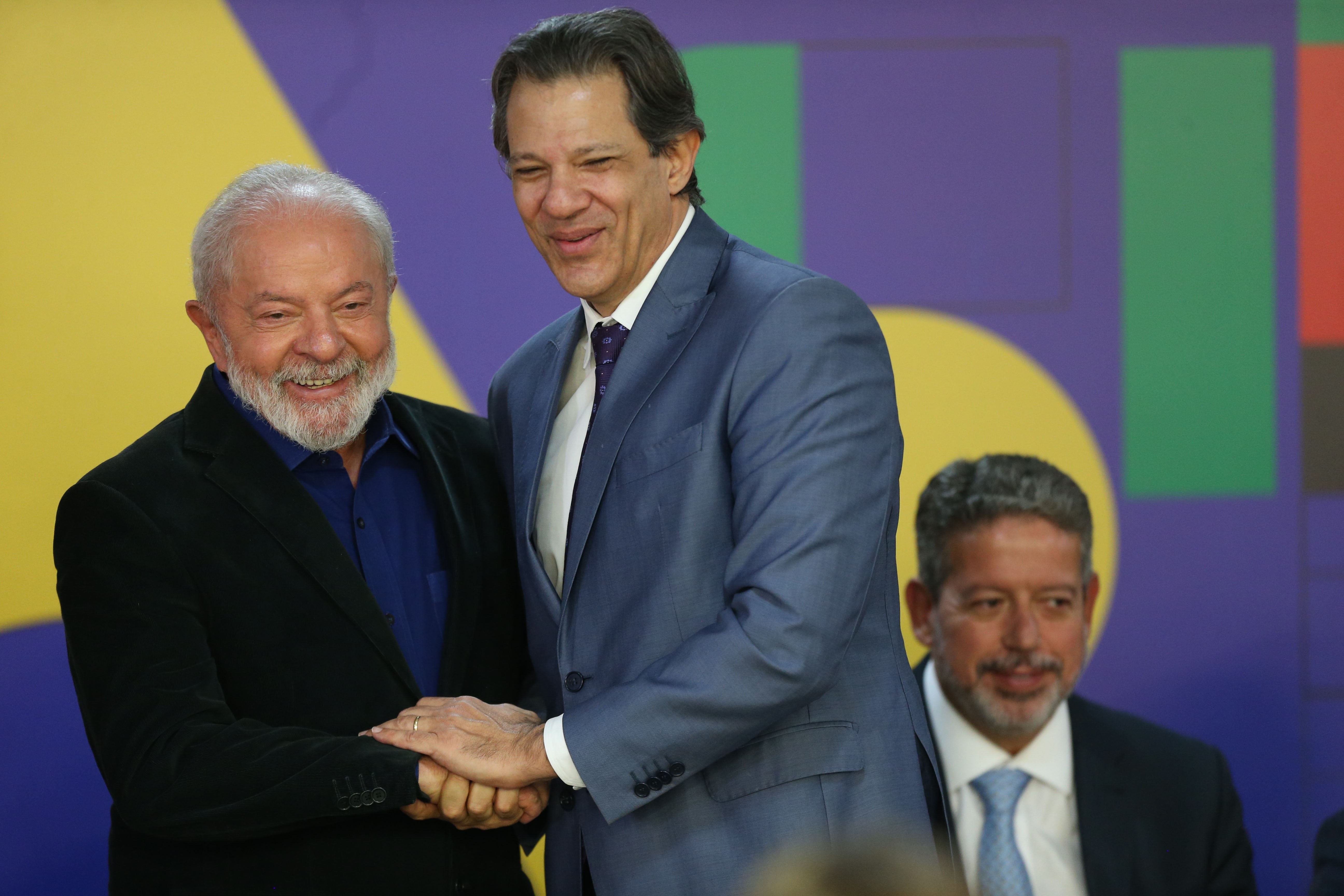 Lula sanciona lei que taxa offshores e fundos exclusivos thumbnail