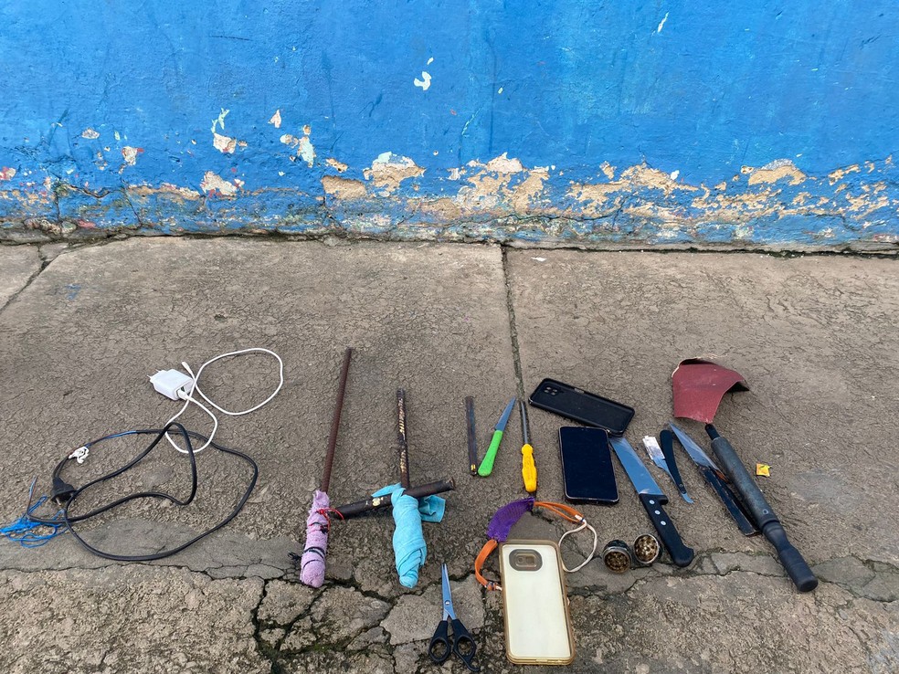 Objetos encontrados em unidade prisional em Maués — Foto: Divulgação