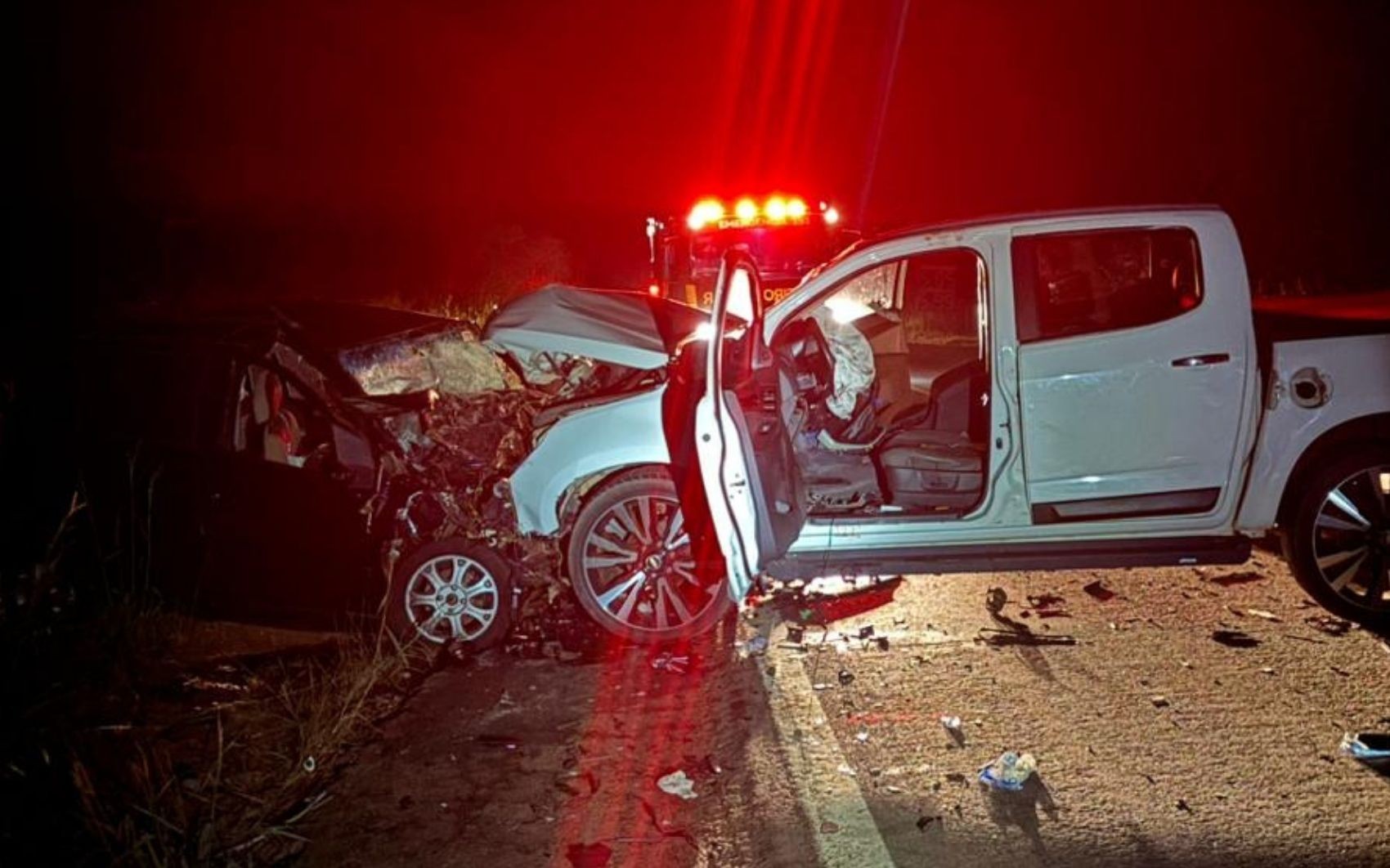 Três jovens morrem e um motorista fica ferido em acidente na GO-217