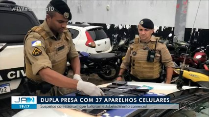 Dois suspeitos de furtar loja são flagrados com mais de 30 aparelhos celulares