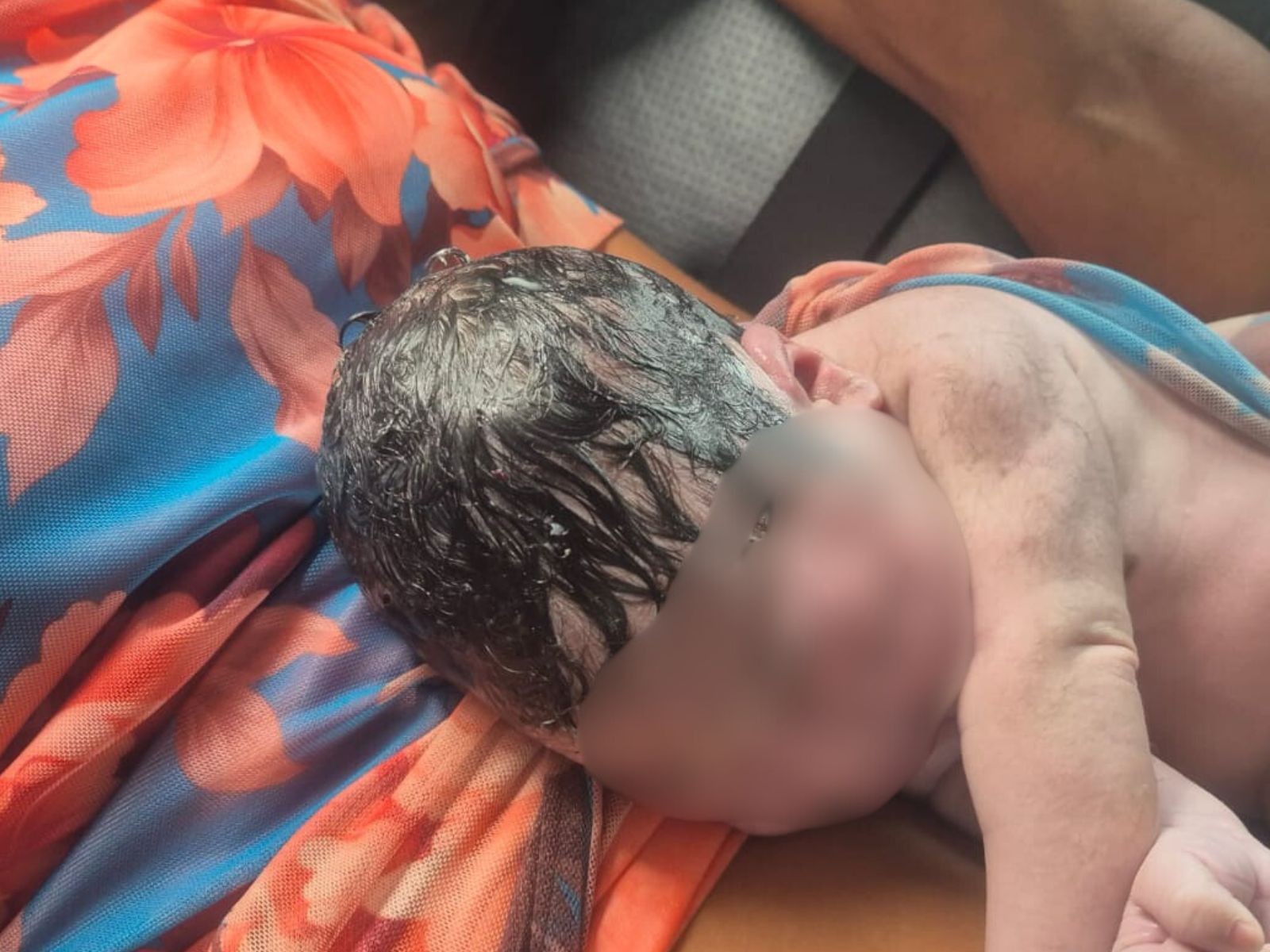 Mulher dá à luz dentro do carro dos bombeiros no Acre: 'Intenso e emocionante'