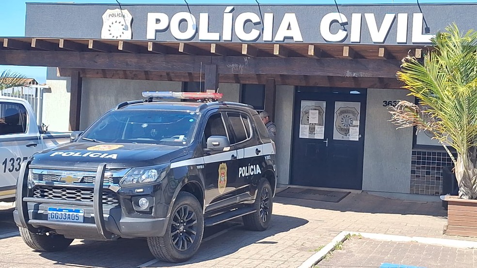 Delegacia de Rio Preto realiza apreensão de provas contra suspeitos que se passavam por autoridades policiais — Foto: Polícia Civil/Divulgação