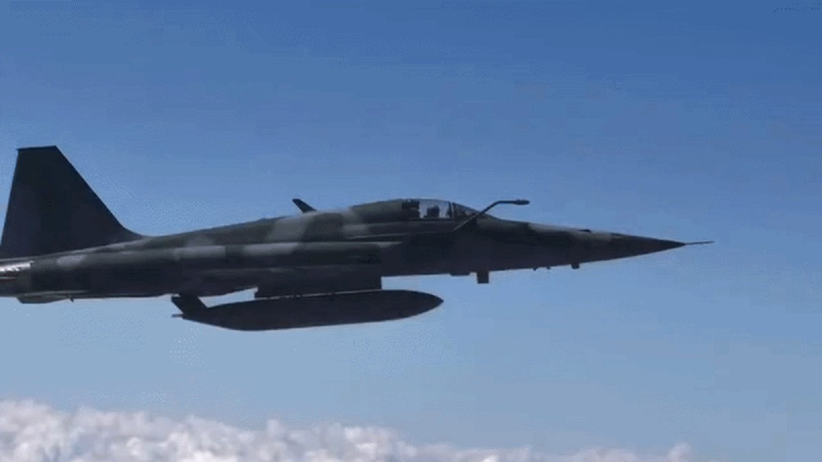 'Obedeça a todos os comandos': piloto relata como foi ser interceptado por caça da FAB no RS