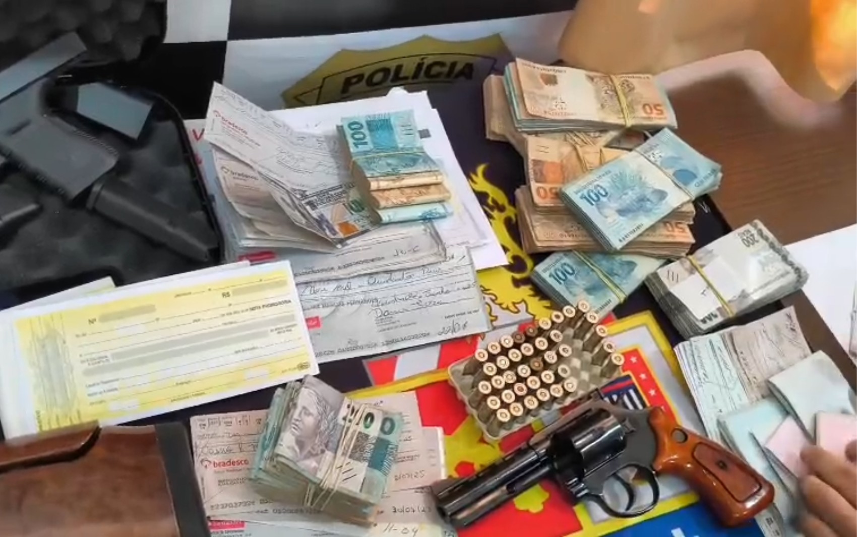 Polícia prende suspeito de liderar quadrilha de agiotas e traficantes de armas e apreende R$ 1,3 milhão no interior de SP