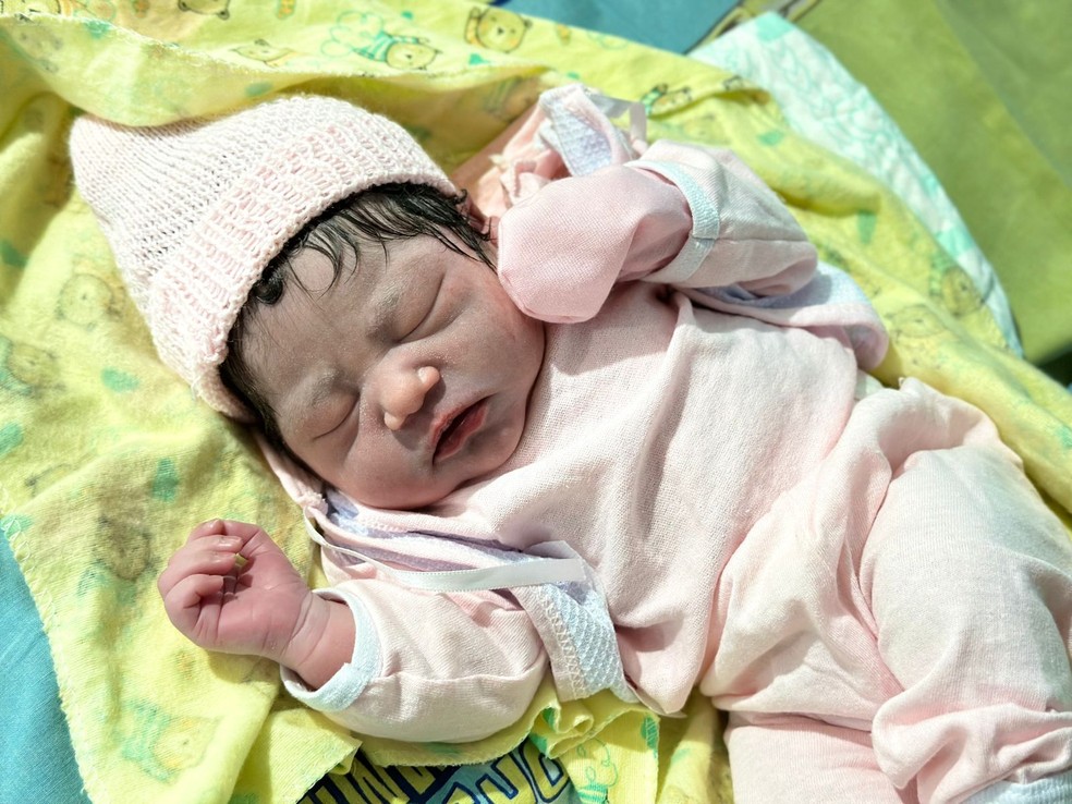 Primeiro bebê de 2023 no Hospital Tramandaí nasce às 02h49min de parto  normal – FHGV