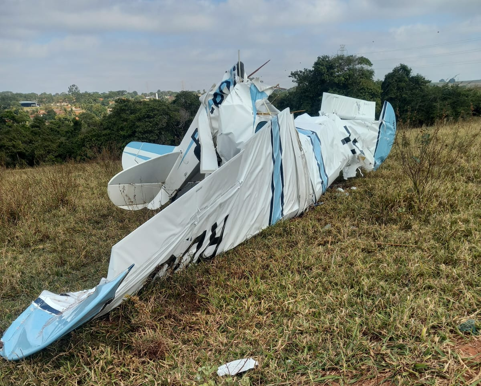 Avião com dois ocupantes caiu em São José do Rio Preto — Foto: Reprodução