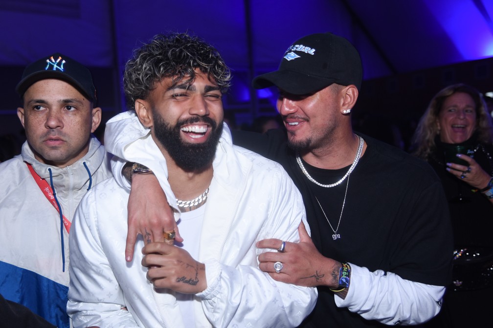 Gabigol e Gabriel Medina no terceiro dia de Rock in Rio 2022 — Foto: Leo Franco/Agnews