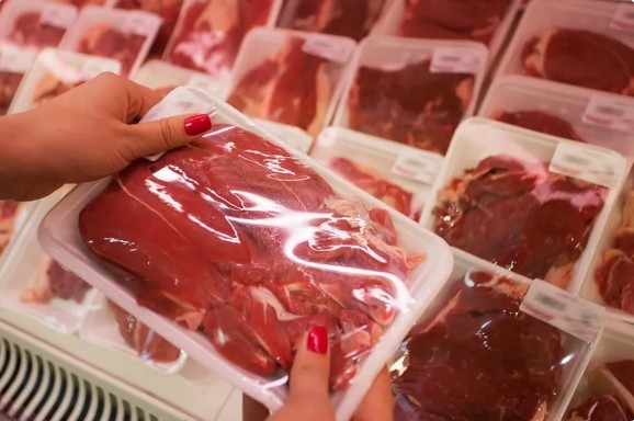 Líquido vermelho que sai da carne não é sangue; Entenda